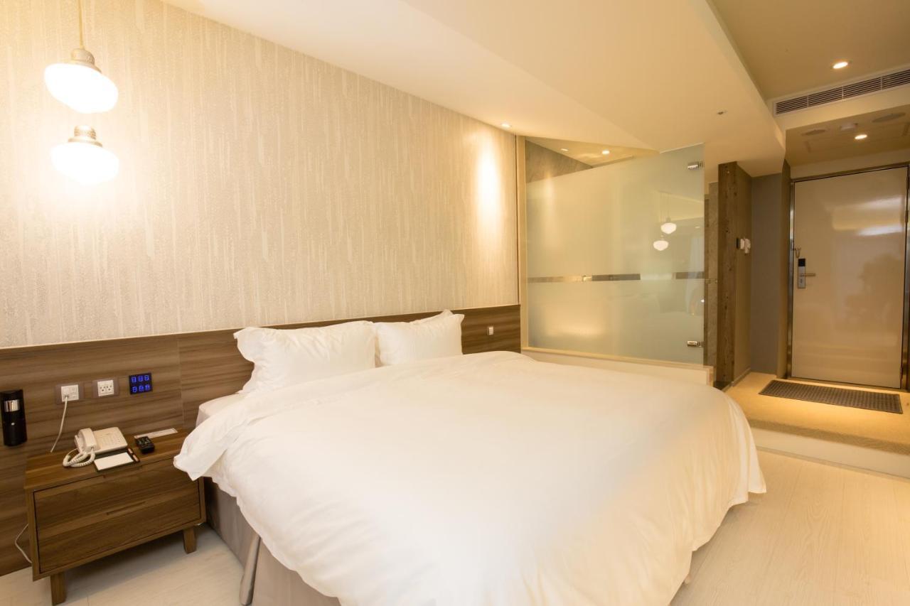 Walker Hotel. Ximen Tajpej Buitenkant foto